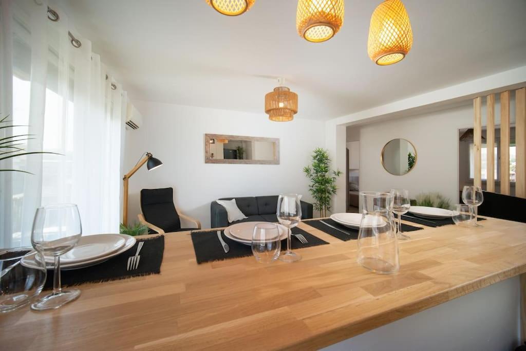 Fully Equipped Apartment With Parking 6 Beds Marseille Exteriör bild